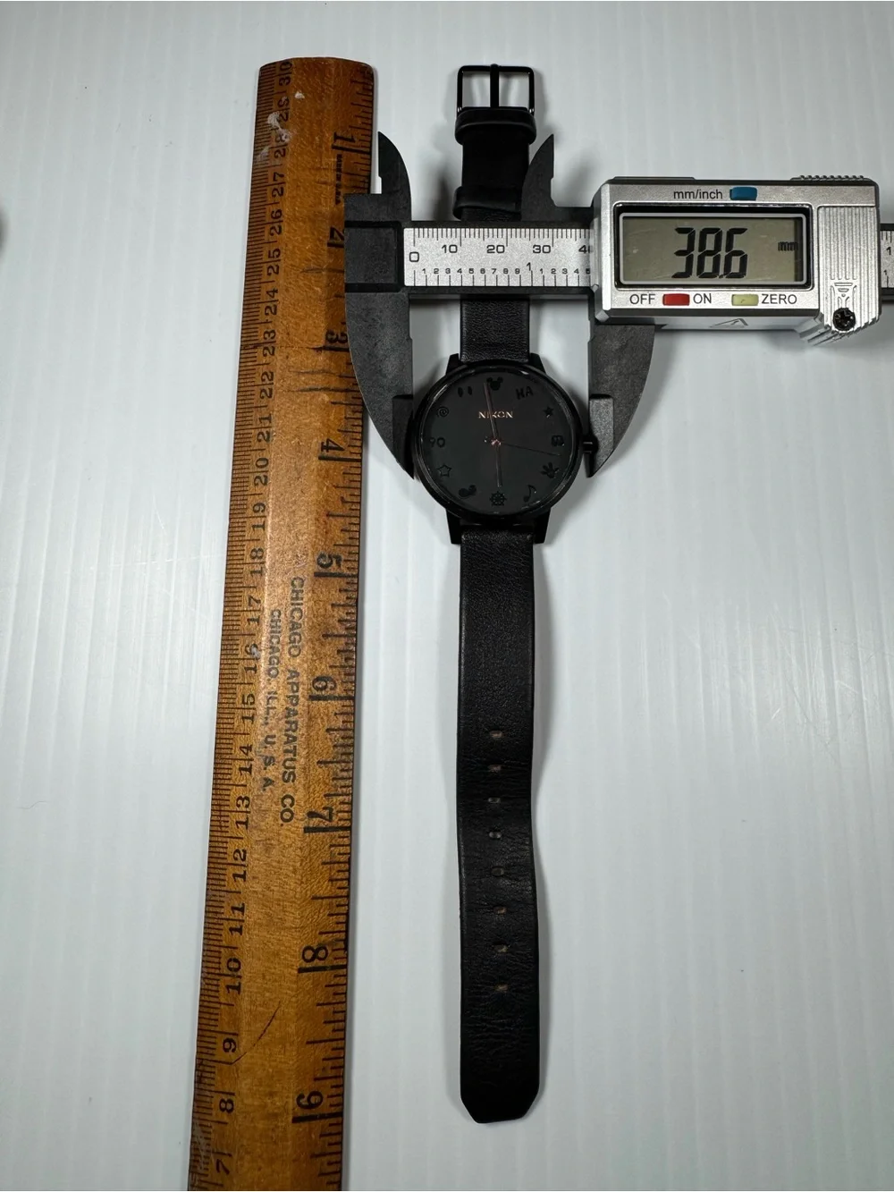 Nixon kensington watch